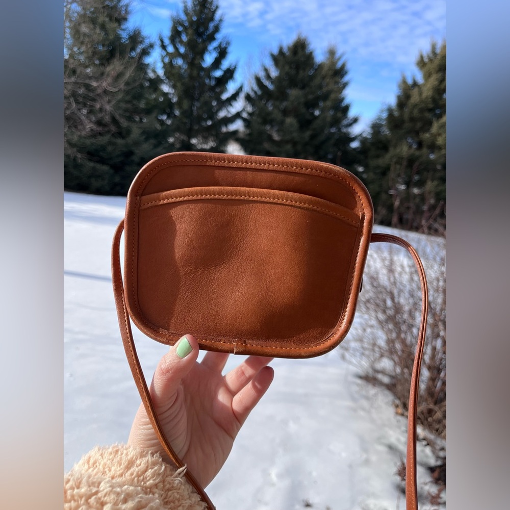 Vintage coach Hadley zip bag in British tan leather style 9935 1933 made in USA